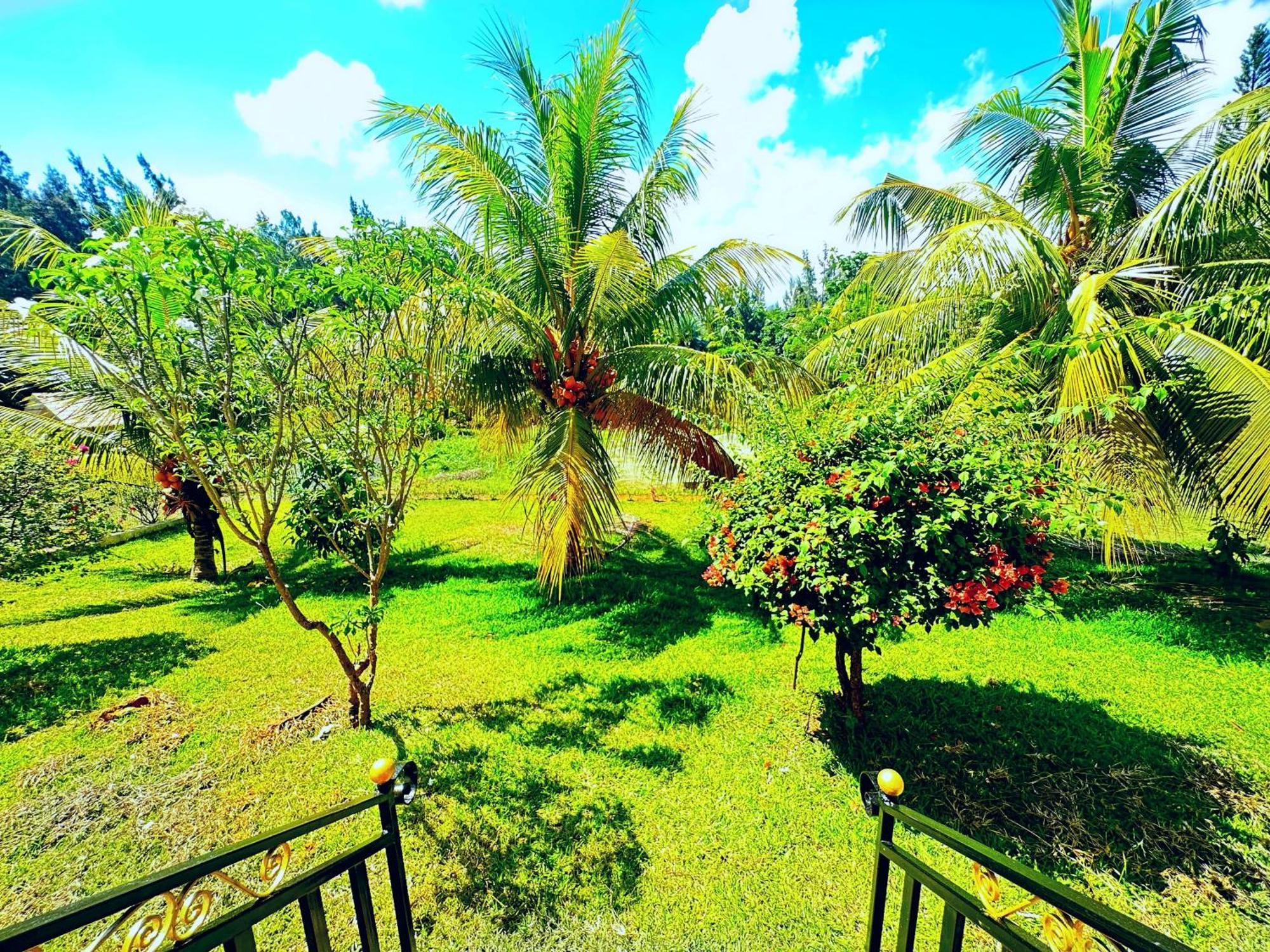 Koa Hotel Riambel Buitenkant foto