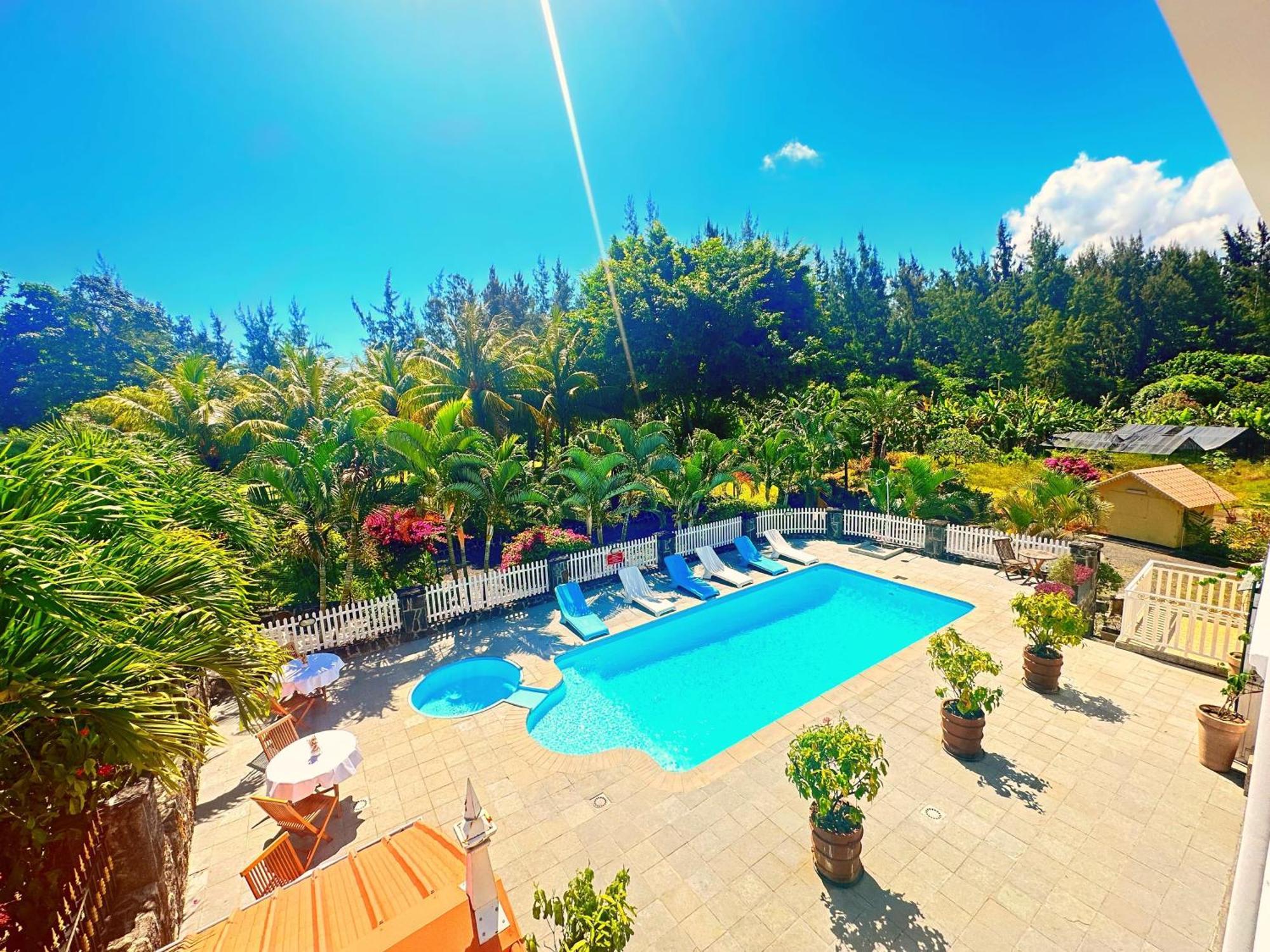 Koa Hotel Riambel Buitenkant foto