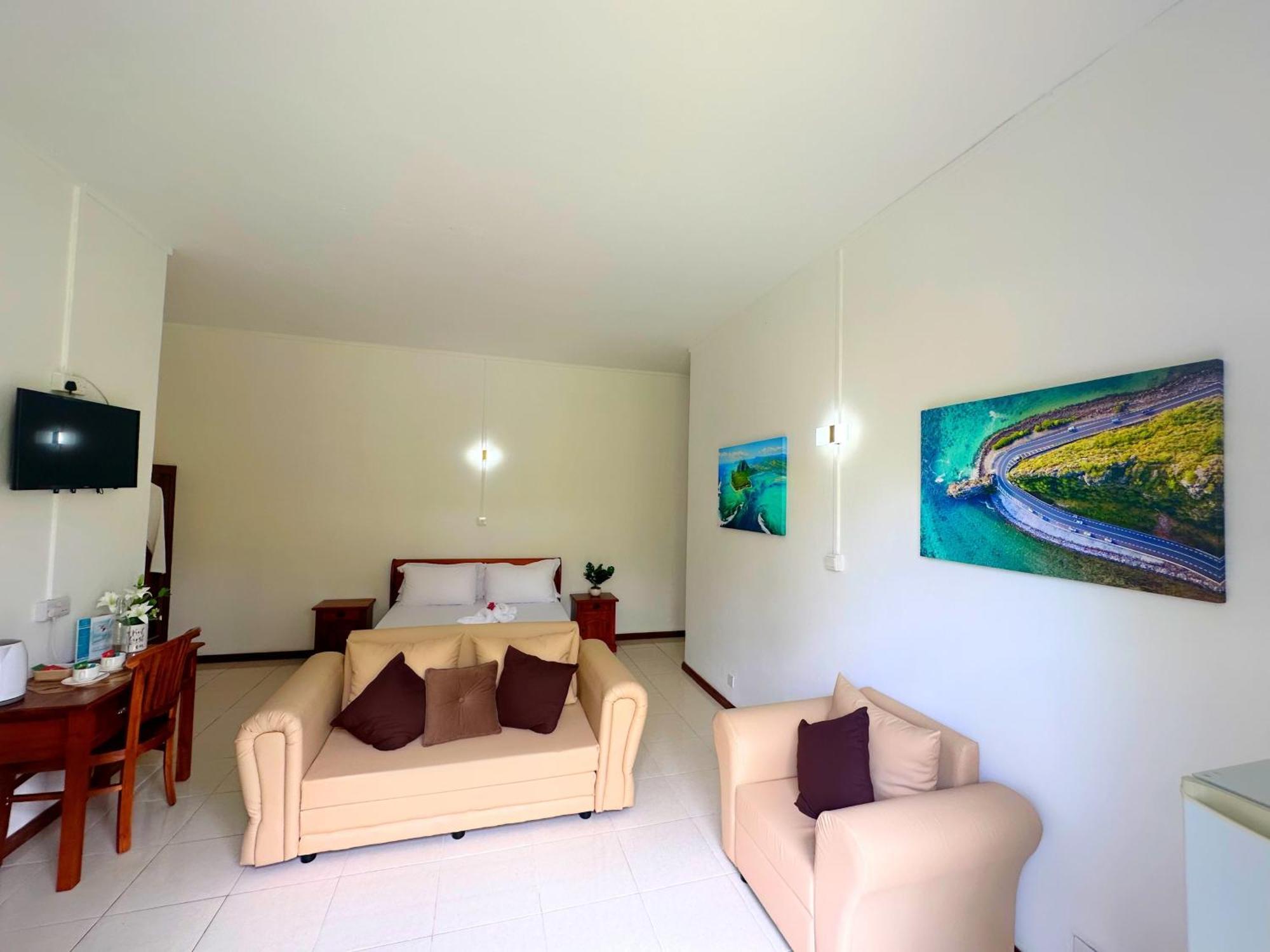 Koa Hotel Riambel Buitenkant foto