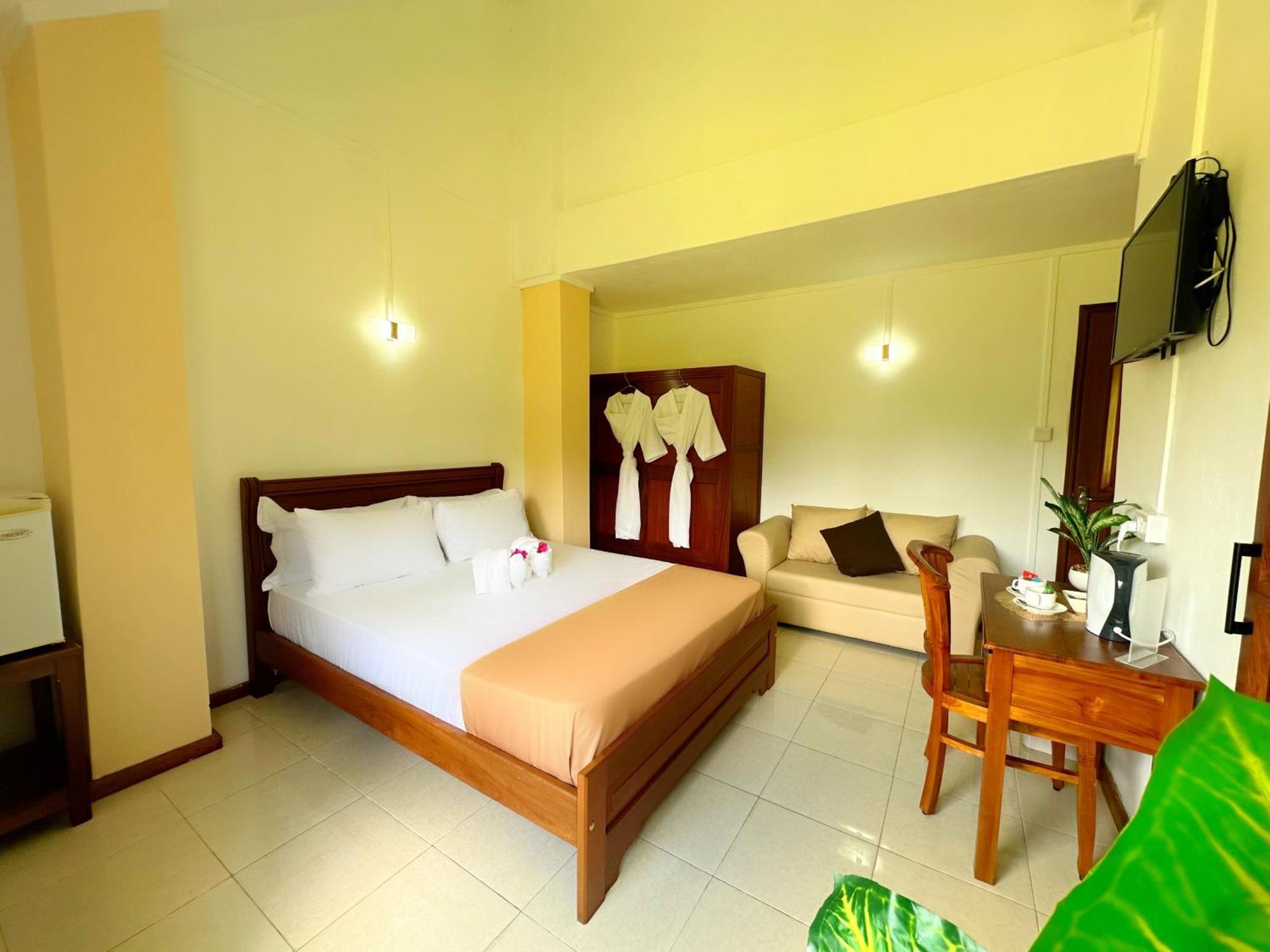 Koa Hotel Riambel Buitenkant foto